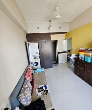 Bedroom in 3 BHK Apartment at Matunga West – for Rent