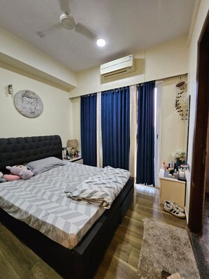 Bedroom in 3 BHK Apartment at Omkar Alta Monte, Malad East – for Rent