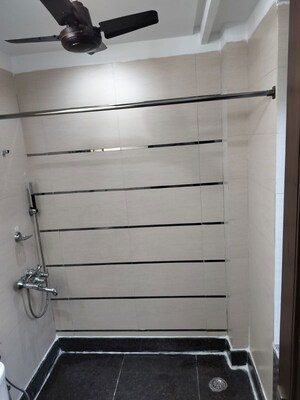 Furnished Amenities in 3 BHK Apartment at Kailash Colony – for Sale