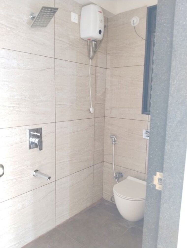 Bathroom, chandak-34-park-estate 5 Bedroom 1450 Sq.Ft. Apartment In Goregaon West Mumbai 10295095