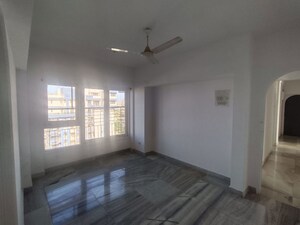 Room in 3 BHK Apartment at Sanjeev Enclave, Andheri West – for Rent