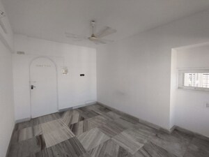Room in 3 BHK Apartment at Sanjeev Enclave, Andheri West – for Rent