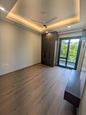 Room in 3 BHK Builder Floor at Sector 57 – for Rent
