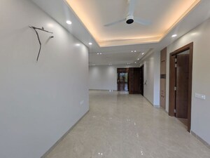 Room in 3 BHK Builder Floor at Sector 57 – for Rent