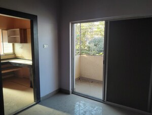 Room in 2 BHK Apartment at Phoolbagan – for Rent