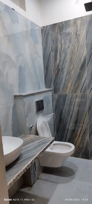 Bathroom in 2 BHK Apartment at Brijlalpura – for Rent