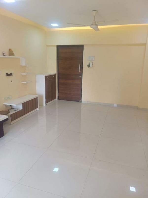 2 BHK Apartment For Rent in Romell Umiya Grandeur