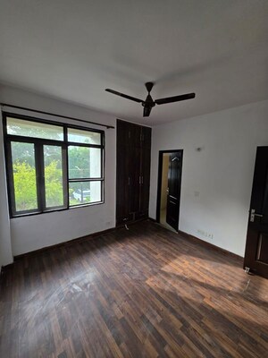 2.5 BHK Apartment For Rent in Mahagun Moderne, Sector 78