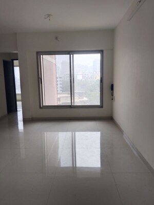 Room in 5 BHK Apartment at Chandak 34 Park Estate, Goregaon West – for Sale