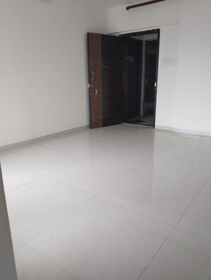 Room in 5 BHK Apartment at Chandak 34 Park Estate, Goregaon West – for Sale