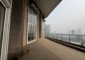 Balcony in 3 BHK Apartment at Lokhandwala Minerva Mahalaxmi, Mahalaxmi – for Rent