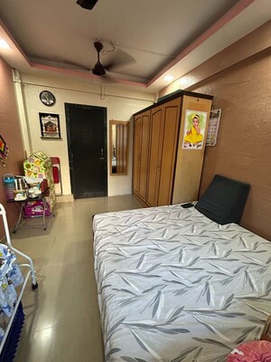 Bedroom in 2 BHK Apartment at Shell Colony, Chembur – for Rent