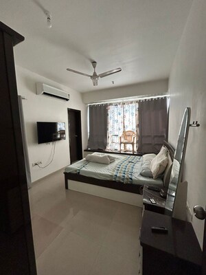 Bedroom in 2.5 BHK Apartment at Oberoi Realty Woods, Goregaon East – for Sale