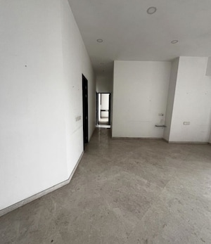 Room in 3 BHK Apartment at Lokhandwala Infrastructure Minerva, Mahalaxmi – for Rent