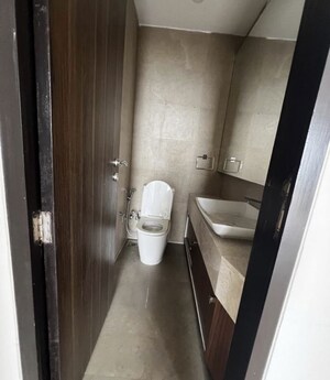 Building Lobby in 3.5 BHK Apartment at Lokhandwala Minerva Mahalaxmi, Mahalaxmi – for Rent