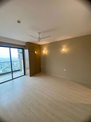 Room in 3 BHK Apartment at M3M Heights, Sector 65 – for Rent