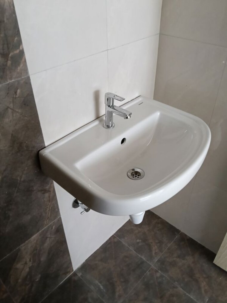 Bathroom, nimbalkar nagar 2 Bedroom 901 Sq.Ft. Apartment In Nimbalkar Nagar Pune 10295491