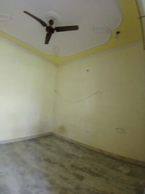 Room in 3 BHK Builder Floor at Indraprastha Colony – for Rent
