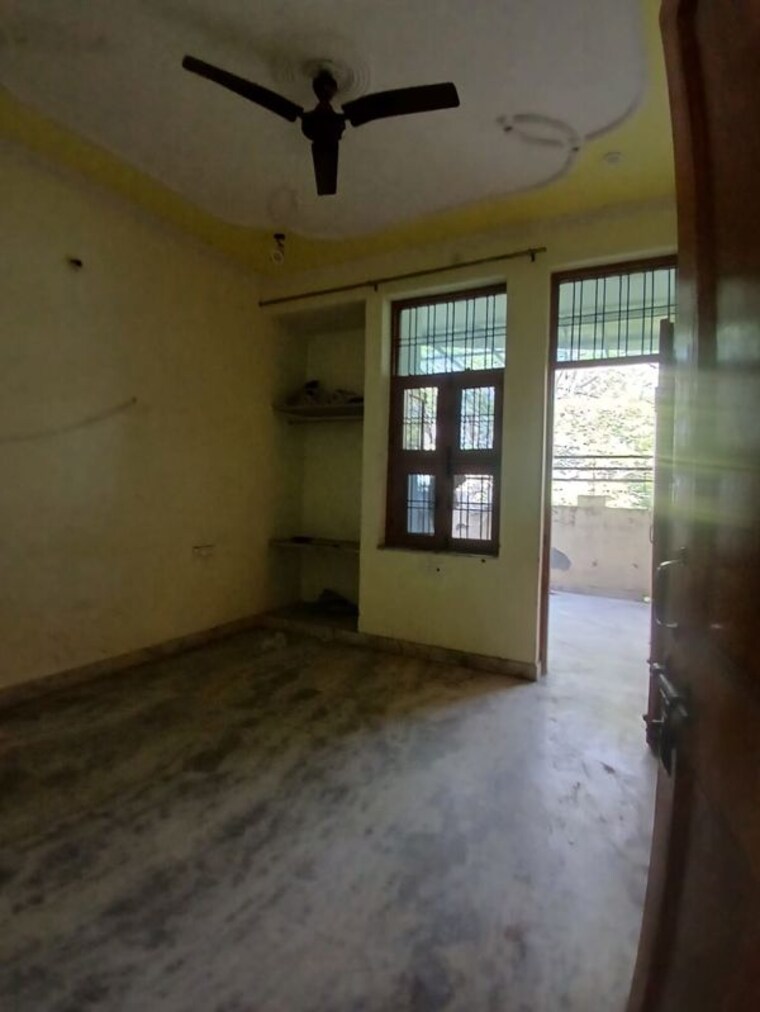 Room, indraprastha colony 3 Bedroom 200 Sq.Ft. Builder Floor In Indraprastha Colony Faridabad 10295692