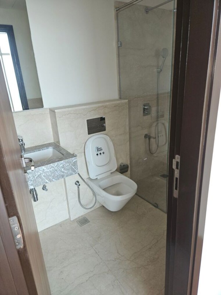 Bathroom, piramal-mahalaxmi 4 Bedroom 2000 Sq.Ft. Apartment In Mahalaxmi Mumbai 10295714