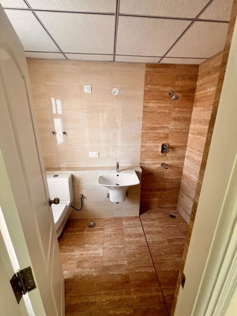 Bathroom, shree-vardhman-victoria 3 Bedroom 1950 Sq.Ft. Apartment In Sector 70 Gurgaon 10295694