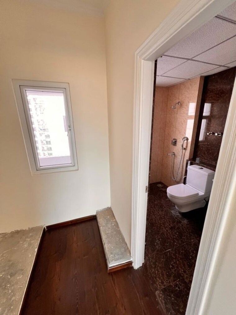 Bedroom, shree-vardhman-victoria 3 Bedroom 1950 Sq.Ft. Apartment In Sector 70 Gurgaon 10295694