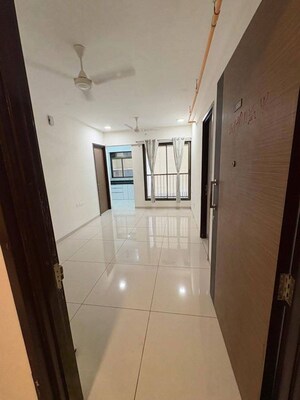 Common Area in 1.5 BHK Apartment at Chandak 34 Park Estate, Goregaon West – for Rent
