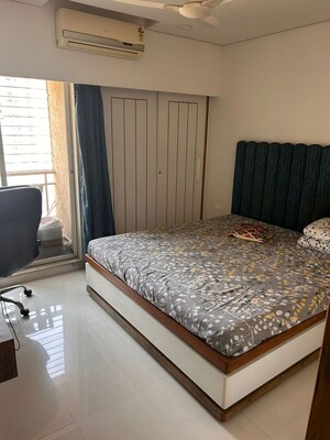 Bedroom in 2.5 BHK Apartment at Thane West – for Rent