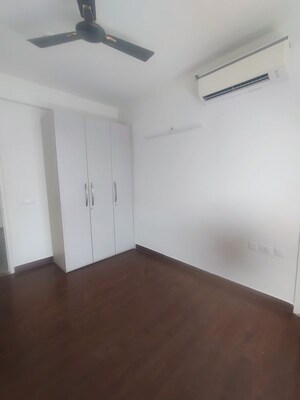 Room in 3 BHK Apartment at Mapsko Mount Ville, Sector 79 – for Rent