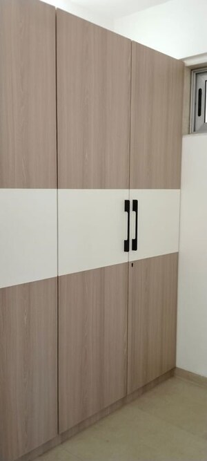 Room in 3 BHK Apartment at Suraj Tranquil Bay 1, Prabhadevi – for Rent