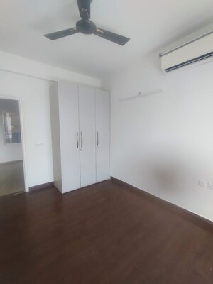Room in 3 BHK Apartment at Mapsko Mount Ville, Sector 79 – for Rent