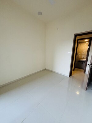 3 BHK Apartment For Rent in Prestige Siesta, Mulund West