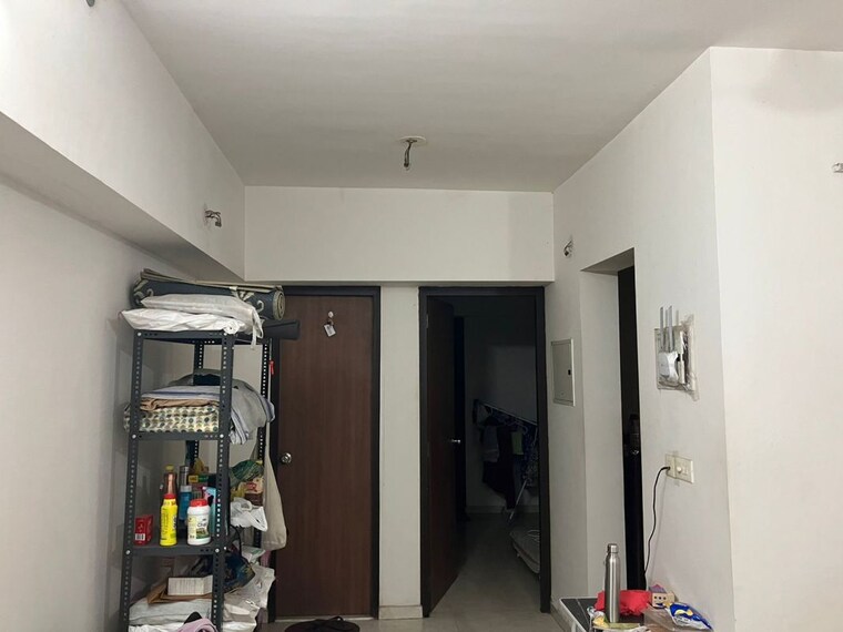  Parking, lodha-amara 1 Bedroom 420 Sq.Ft. Apartment In Kolshet Road Thane 10296101
