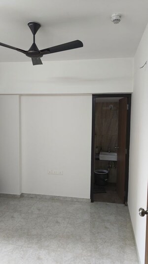 Room in 1 BHK Apartment at Lodha Amara, Kolshet Road – for Rent