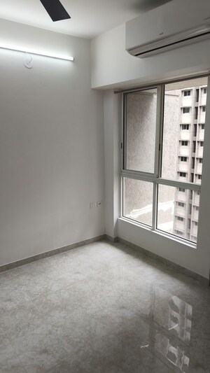 1 BHK Apartment For Rent in Lodha Amara, Kolshet Road