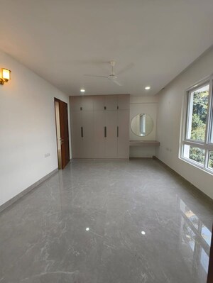 Room in 3 BHK Apartment at Benson Town – for Rent