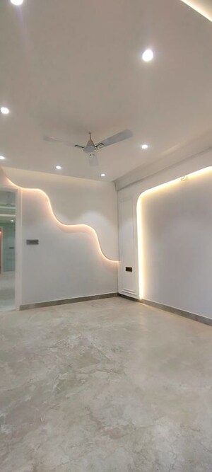 Room in 4 BHK Builder Floor at Palm Residency Chhatarpur, Chattarpur – for Sale