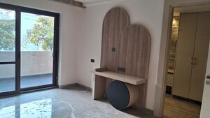 Bathroom in 4 BHK Builder Floor at Dlf Phase I – for Rent