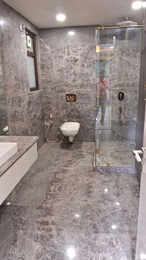 Bathroom in 4 BHK Builder Floor at Dlf Phase I – for Rent