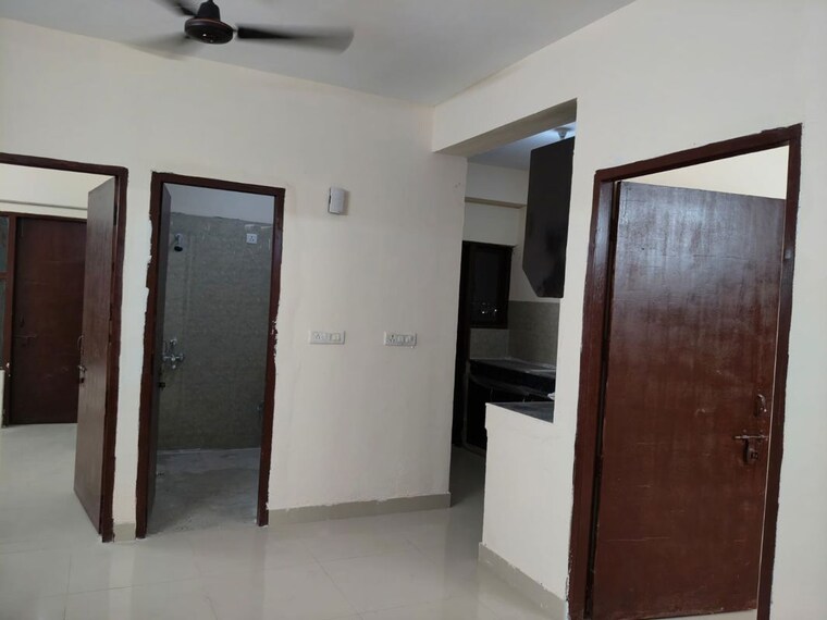 Room, op-floridaa 2 Bedroom 500 Sq.Ft. Apartment In Sector 82 Faridabad 10296200