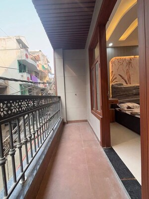 Balcony in 4 BHK Builder Floor at BPTP Amstoria, Sector 102 – for Sale