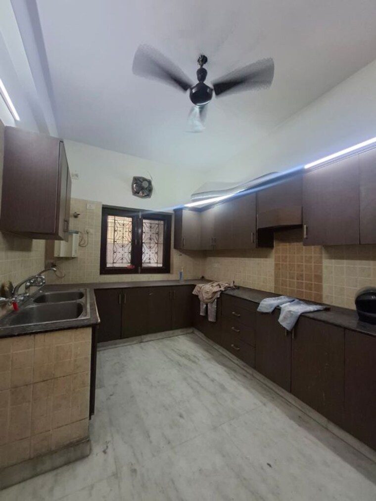 Kitchen, greater kailash ii 3 Bedroom 300 Sq.Yd. Builder Floor In Greater Kailash ii Delhi 10296233