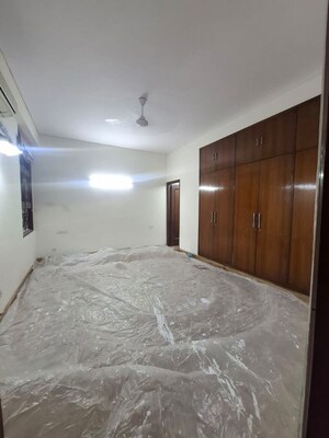 Room in 3 BHK Builder Floor at Greater Kailash ii – for Rent