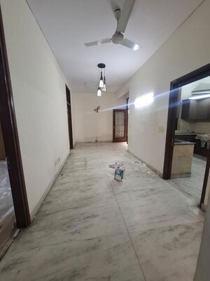 Room in 3 BHK Builder Floor at Greater Kailash ii – for Rent