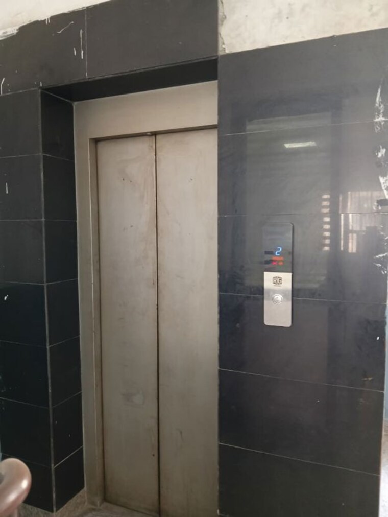 undefined, sector 6 Commercial Office Space 4500 Sq.Ft. In Sector 6 Noida 10296221