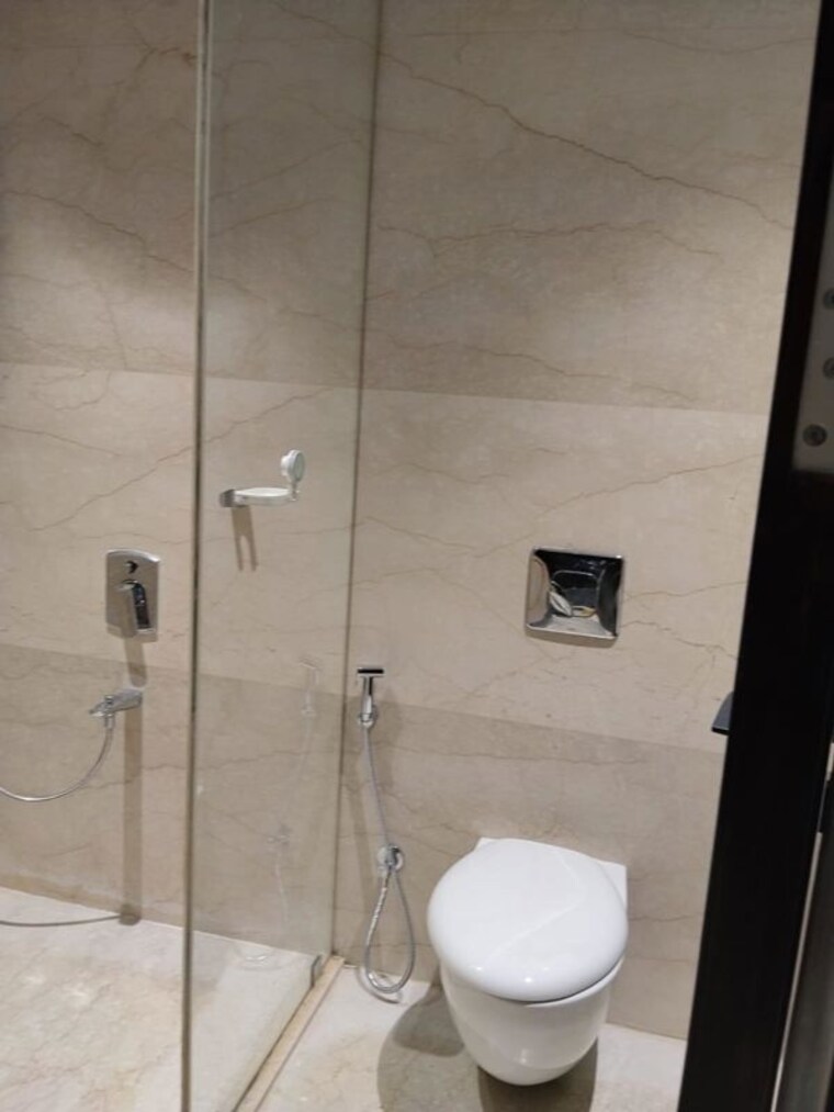 Bathroom, omkar-1973 3 Bedroom 1800 Sq.Ft. Apartment In Worli Mumbai 10296258