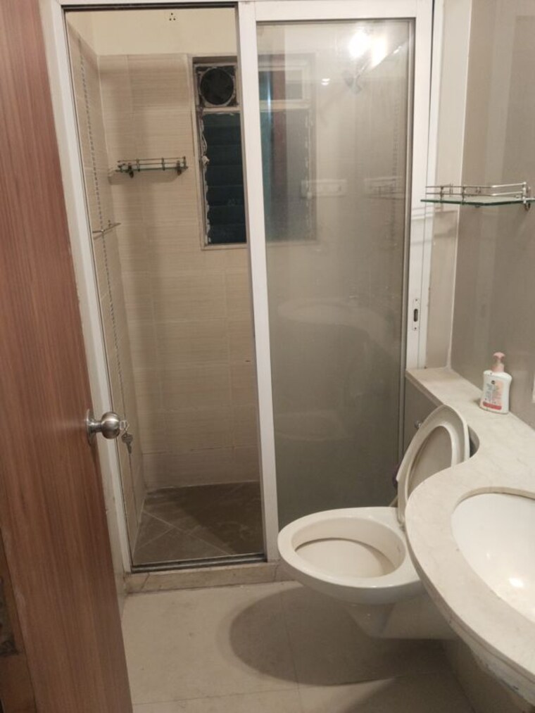 Bathroom, dosti-flamingos 3 Bedroom 1000 Sq.Ft. Apartment In Parel Mumbai 10296268