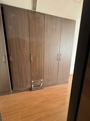 Furnished Amenities in 3 BHK Apartment at Omkar 1973, Worli – for Rent