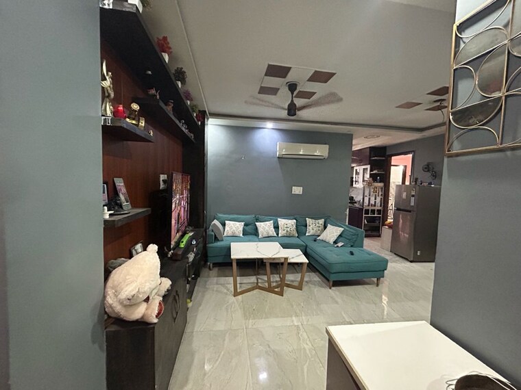 Living Room, new-palam-vihar-3 3 Bedroom 1400 Sq.Ft. Apartment In Sector 111 Gurgaon 10275172