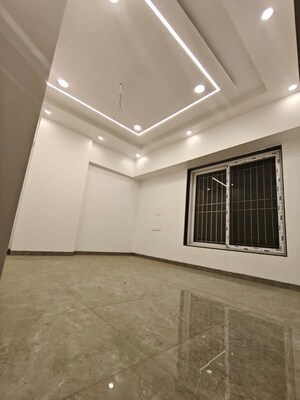 Room in 3 BHK Apartment at Darode Viraj Residency, Aundh – for Rent